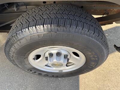 2004 Chevrolet Express 2500 - Photo 23 - Poulsbo, WA 98370