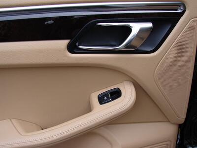 2016 Porsche Macan S   - Photo 24 - Poulsbo, WA 98370