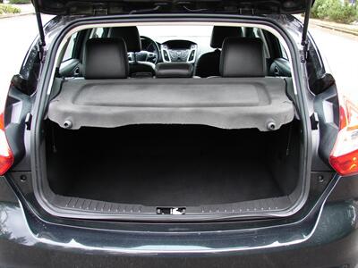 2013 Ford Focus SE   - Photo 7 - Poulsbo, WA 98370