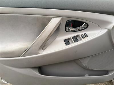 2010 Toyota Camry LE   - Photo 13 - Poulsbo, WA 98370