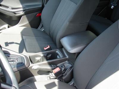 2015 Ford Focus SE   - Photo 19 - Poulsbo, WA 98370