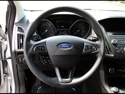 2015 Ford Focus SE   - Photo 13 - Poulsbo, WA 98370