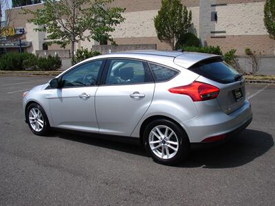 2015 Ford Focus SE   - Photo 8 - Poulsbo, WA 98370