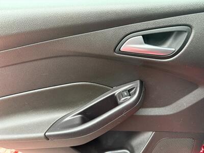 2016 Ford Focus SE   - Photo 32 - Poulsbo, WA 98370