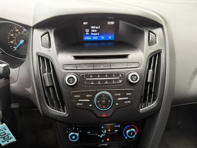 2016 Ford Focus SE   - Photo 18 - Poulsbo, WA 98370