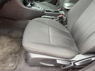 2016 Ford Focus SE   - Photo 12 - Poulsbo, WA 98370