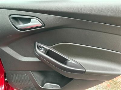 2016 Ford Focus SE   - Photo 28 - Poulsbo, WA 98370