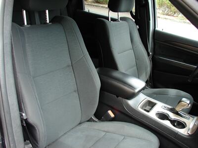 2016 Jeep Grand Cherokee Laredo   - Photo 22 - Poulsbo, WA 98370