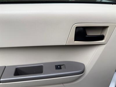 2010 Ford Escape XLS   - Photo 32 - Poulsbo, WA 98370