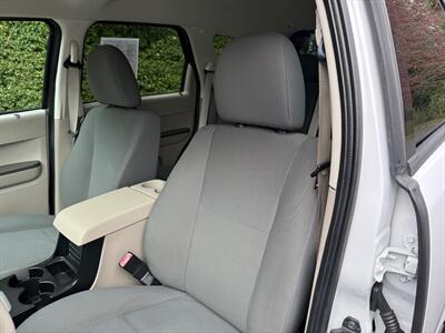 2010 Ford Escape XLS   - Photo 12 - Poulsbo, WA 98370