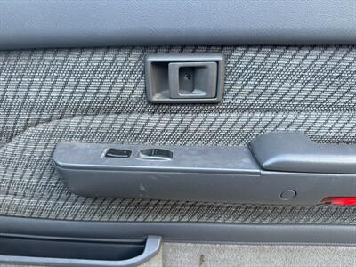 1991 Toyota 4Runner SR5 V6   - Photo 17 - Poulsbo, WA 98370