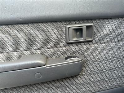 1991 Toyota 4Runner SR5 V6   - Photo 25 - Poulsbo, WA 98370