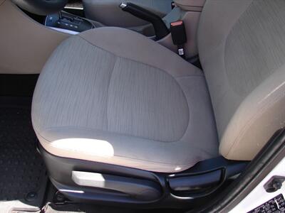 2015 Hyundai Accent GLS   - Photo 11 - Poulsbo, WA 98370