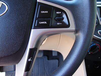 2015 Hyundai Accent GLS   - Photo 16 - Poulsbo, WA 98370