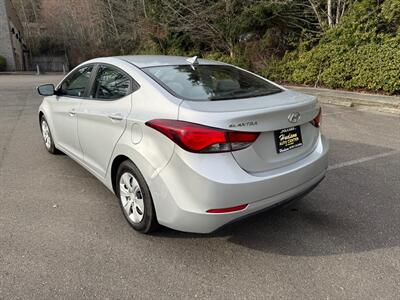 2016 Hyundai Elantra SE   - Photo 5 - Poulsbo, WA 98370