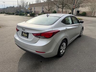 2016 Hyundai Elantra SE   - Photo 7 - Poulsbo, WA 98370