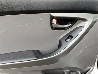 2016 Hyundai Elantra SE   - Photo 30 - Poulsbo, WA 98370