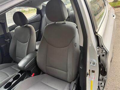 2016 Hyundai Elantra SE   - Photo 8 - Poulsbo, WA 98370