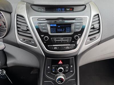 2016 Hyundai Elantra SE   - Photo 14 - Poulsbo, WA 98370