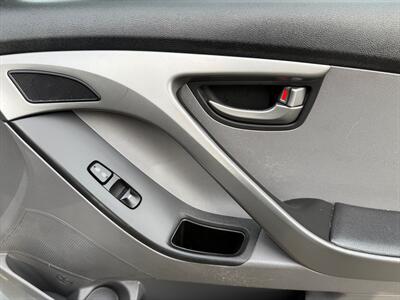 2016 Hyundai Elantra SE   - Photo 22 - Poulsbo, WA 98370