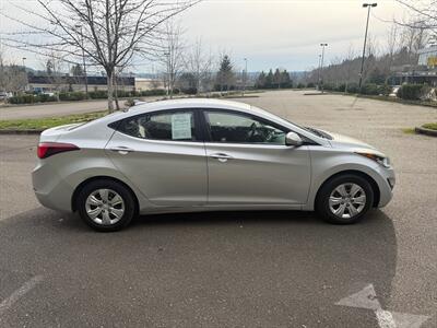 2016 Hyundai Elantra SE   - Photo 4 - Poulsbo, WA 98370