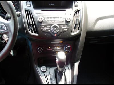 2016 Ford Focus SE   - Photo 19 - Poulsbo, WA 98370