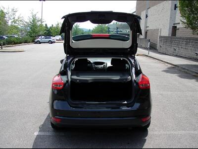 2016 Ford Focus SE   - Photo 7 - Poulsbo, WA 98370