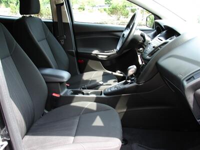 2016 Ford Focus SE   - Photo 21 - Poulsbo, WA 98370