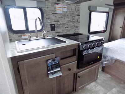 2023 Sunset Park Sunlite 18RD   - Photo 9 - Poulsbo, WA 98370
