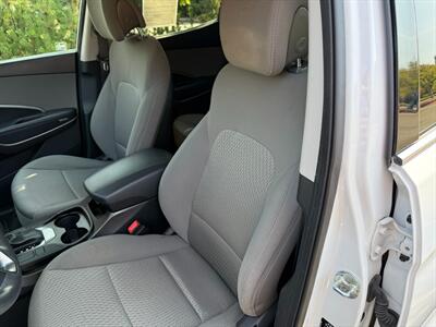 2015 Hyundai Santa Fe 2.4L   - Photo 10 - Poulsbo, WA 98370