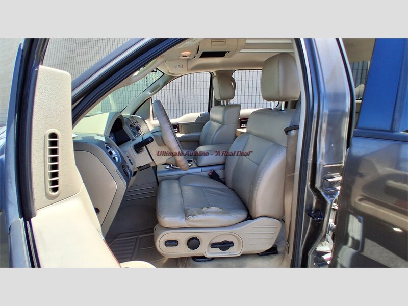 2005 Ford F-150 Lariat  
