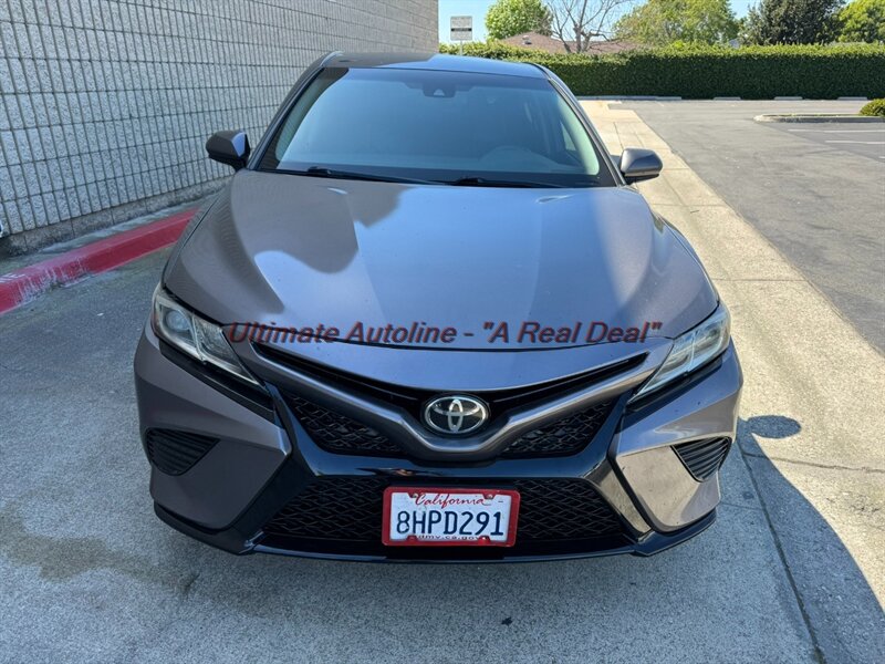 2019 Toyota Camry SE  
