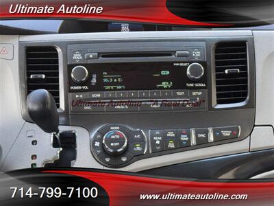 2014 Toyota Sienna LE 7-Passenger Auto   - Photo 20 - Westminster, CA 92683