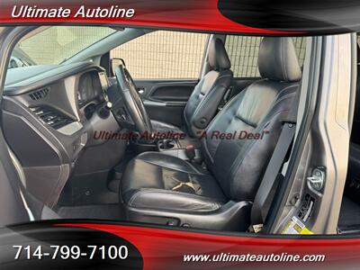 2017 Toyota Sienna SE Premium 8-Passeng   - Photo 22 - Westminster, CA 92683