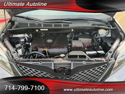 2017 Toyota Sienna SE Premium 8-Passeng   - Photo 46 - Westminster, CA 92683