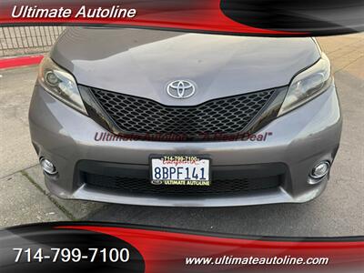 2017 Toyota Sienna SE Premium 8-Passeng   - Photo 8 - Westminster, CA 92683