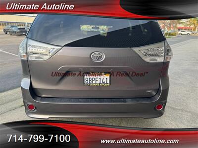 2017 Toyota Sienna SE Premium 8-Passeng   - Photo 11 - Westminster, CA 92683