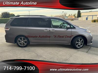 2017 Toyota Sienna SE Premium 8-Passeng   - Photo 14 - Westminster, CA 92683