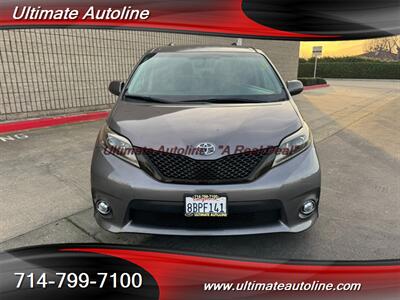 2017 Toyota Sienna SE Premium 8-Passeng   - Photo 2 - Westminster, CA 92683