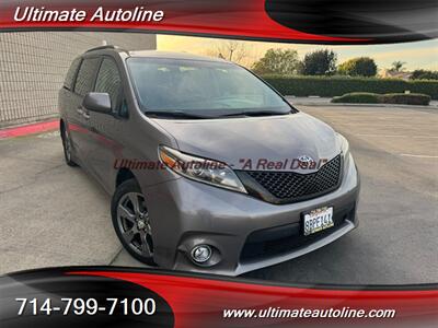 2017 Toyota Sienna SE Premium 8-Passeng   - Photo 1 - Westminster, CA 92683