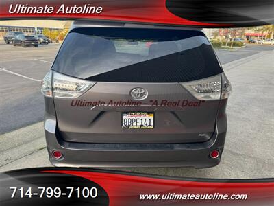 2017 Toyota Sienna SE Premium 8-Passeng   - Photo 5 - Westminster, CA 92683