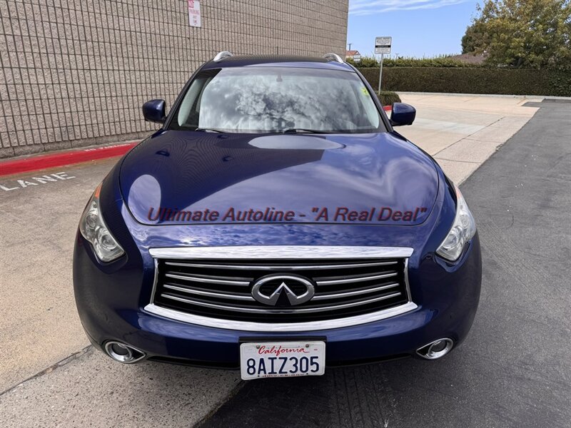 2016 INFINITI QX70  