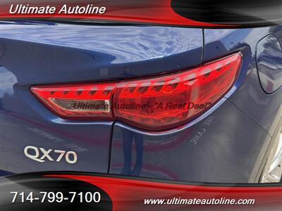 2016 INFINITI QX70   - Photo 10 - Westminster, CA 92683
