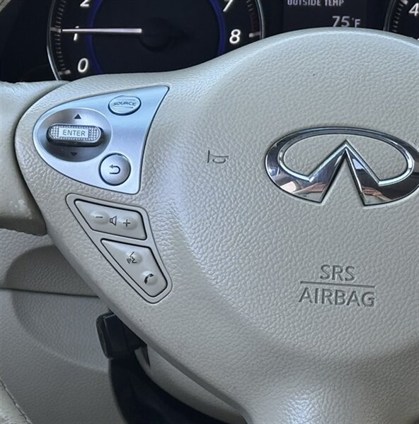 2015 INFINITI QX70 - Photo 17 - Westminster, CA 92683