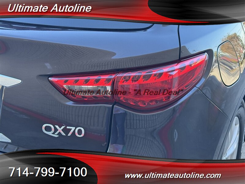 2015 INFINITI QX70 - Photo 10 - Westminster, CA 92683