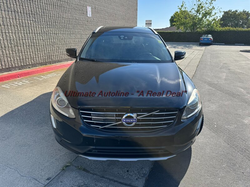 2016 Volvo XC60 T6 Drive-E Platinum  