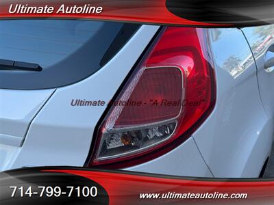 2016 Ford Fiesta SE   - Photo 10 - Westminster, CA 92683