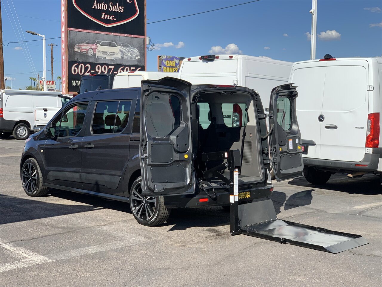 2020 Ford Transit Connect XL  HANDICAP ACCESSIBLE - Photo 1 - Phoenix, AZ 85020