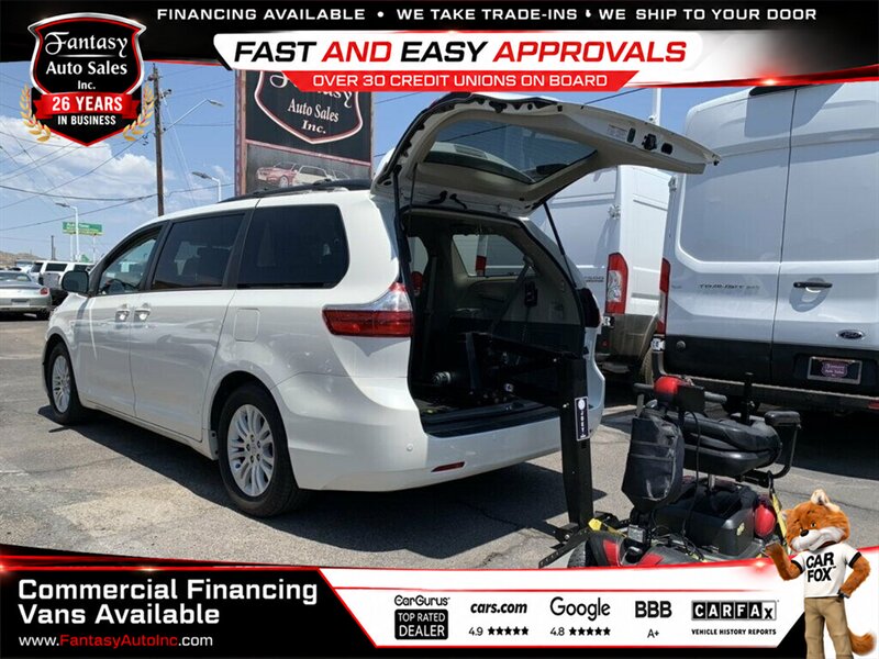 2017 Toyota Sienna XLE 8-Passenger  