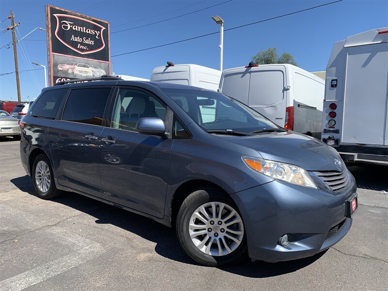 2016 Toyota Sienna XLE 8-Passenger  
